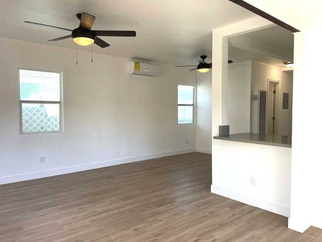 Building Photo - 473