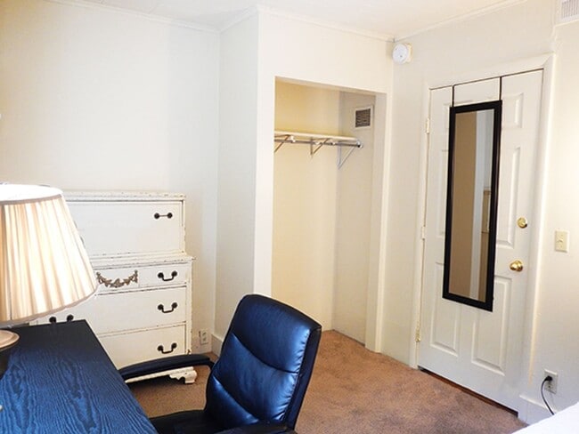 Building Photo - 113 Comstock Pl