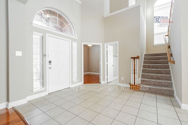 Building Photo - Lake Views, Space & Lifestyle – Ask about our move in specials!