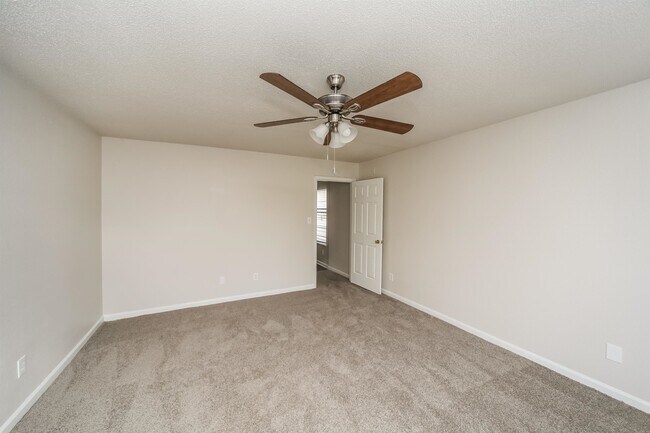 Building Photo - 4689 Waterfront Oak Dr