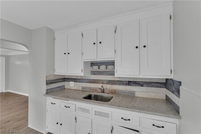 Building Photo - 4461 W 137th St