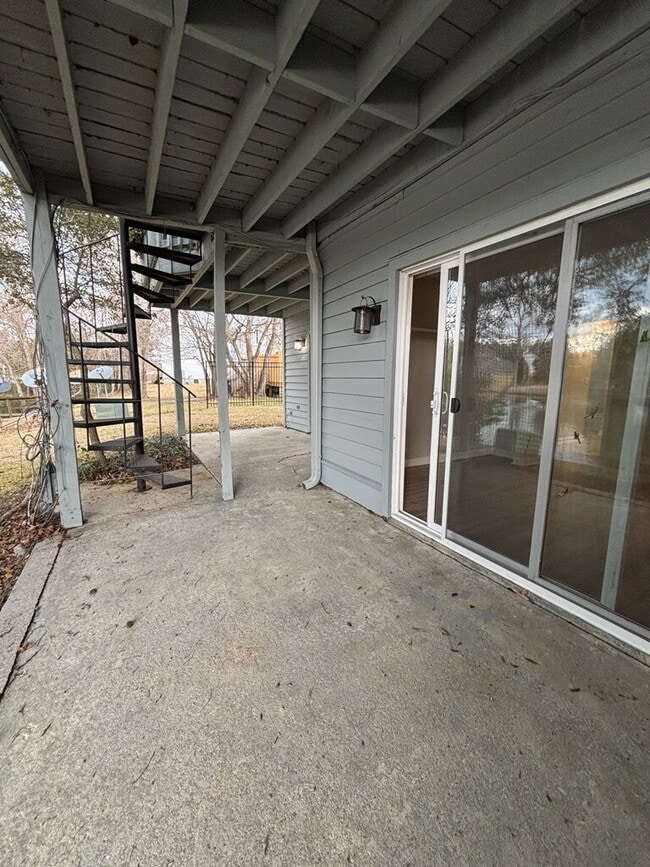 Building Photo - 8483 Yadkin Cir