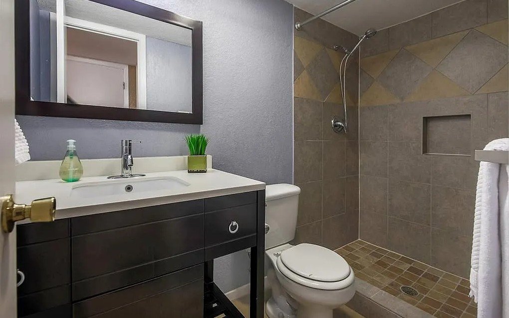 Building Photo - 8905 Trone Cir