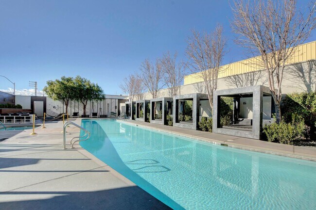 Building Photo - The Martin 1607-City/Strip Views from this...