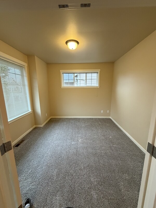 Building Photo - 1546 Bryce Park Loop