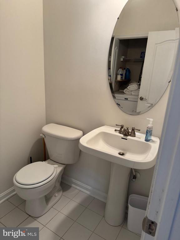 Building Photo - 622 Oyster Bay Pl