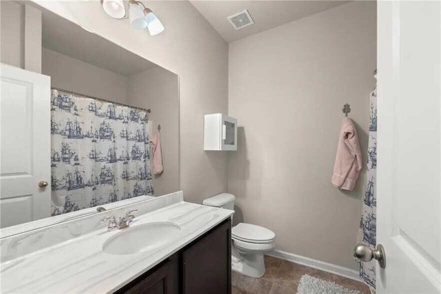 Building Photo - Room in Townhome on Chatham Ridge Dr