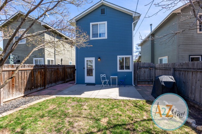 Building Photo - Cozy North End 33rd Street Bungalow!