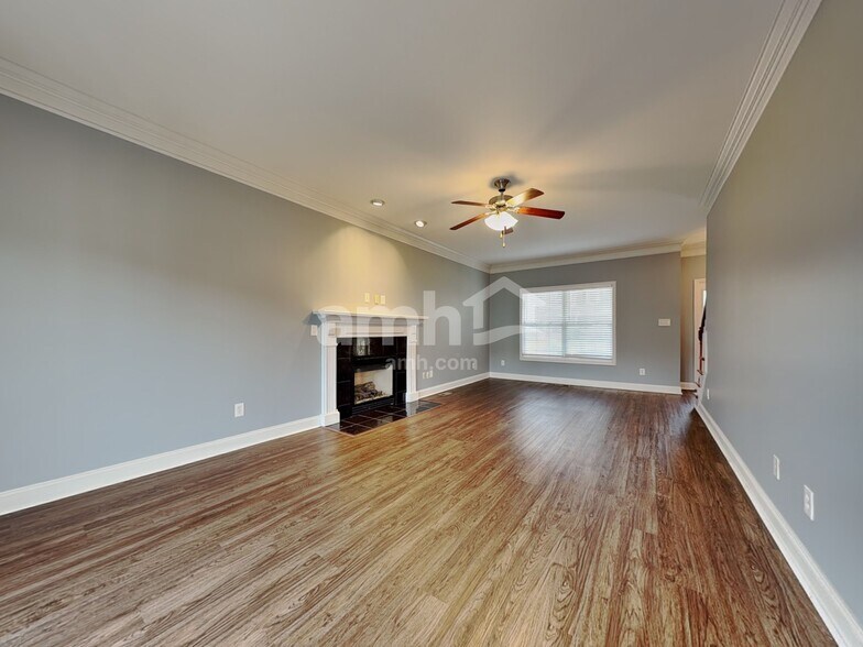 Building Photo - 5818 Rhyne Cove Ln