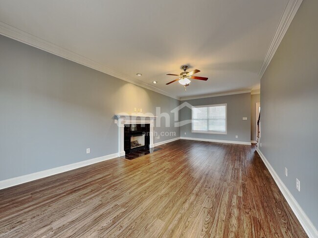 Building Photo - 5818 Rhyne Cove Ln