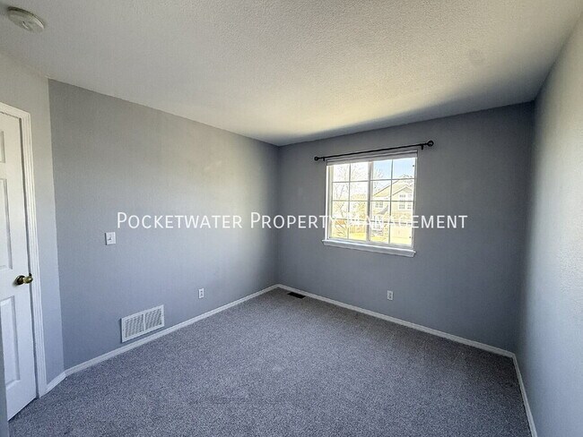 Building Photo - 6270 Snowberry Ave