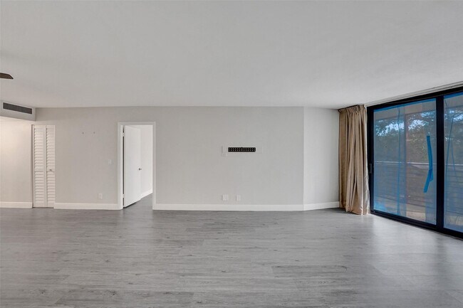 Building Photo - 3800 N Hills Dr