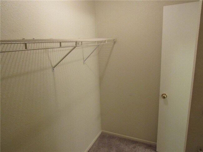 Building Photo - 2129 Andover Dr