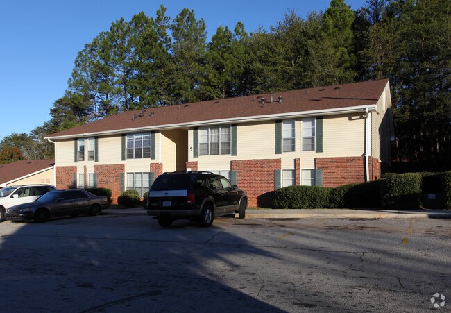 Building Photo - Lake Forest Apartments