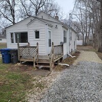 Building Photo - 1211 Lewis Ave