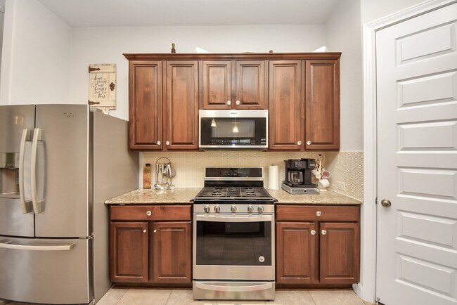 Building Photo - 8806 Chapada Highlands Dr