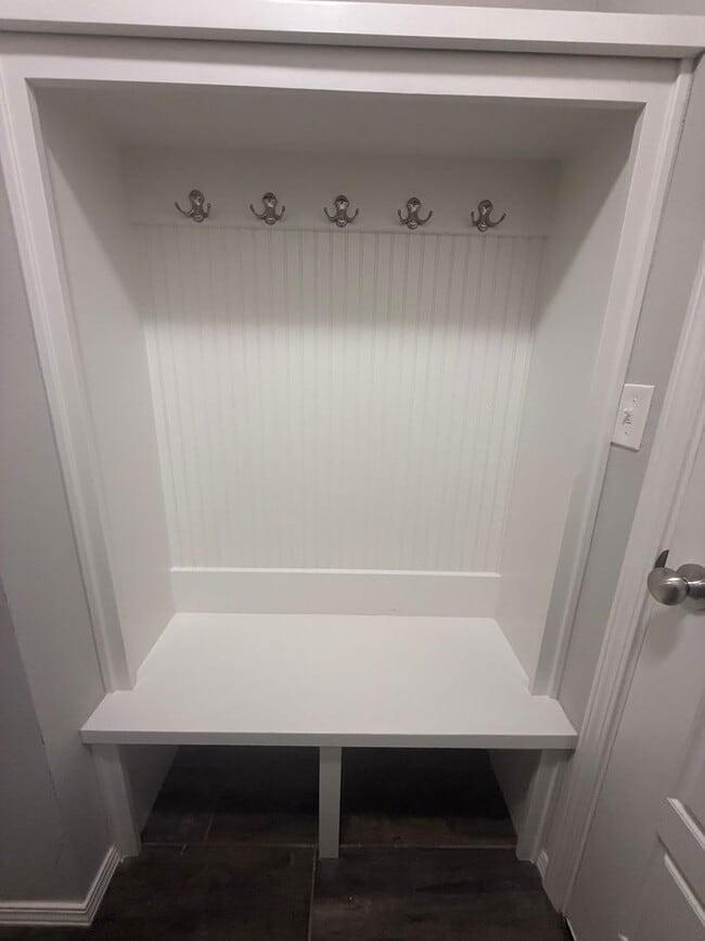 Building Photo - Modern 3-Bedroom Home in Gated Seven Oaks South