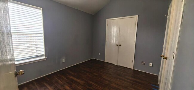 Building Photo - 9815 Hallmark Ln