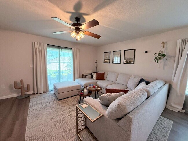 Building Photo - 1388 Stone Ridge Cir