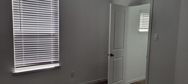 Building Photo - 579 Dry Fork Ln