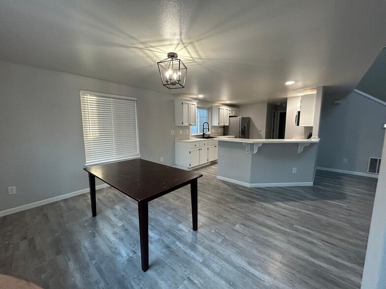 Building Photo - 4283 SW Plumeria Way