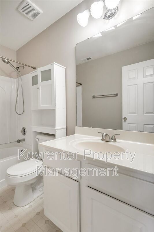 Building Photo - 102 Kingston Terrace Ct