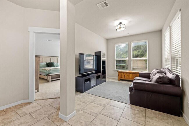Building Photo - 157 Syrah Ct