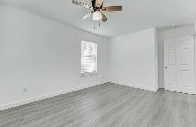 Building Photo - 8218 Bigwood St