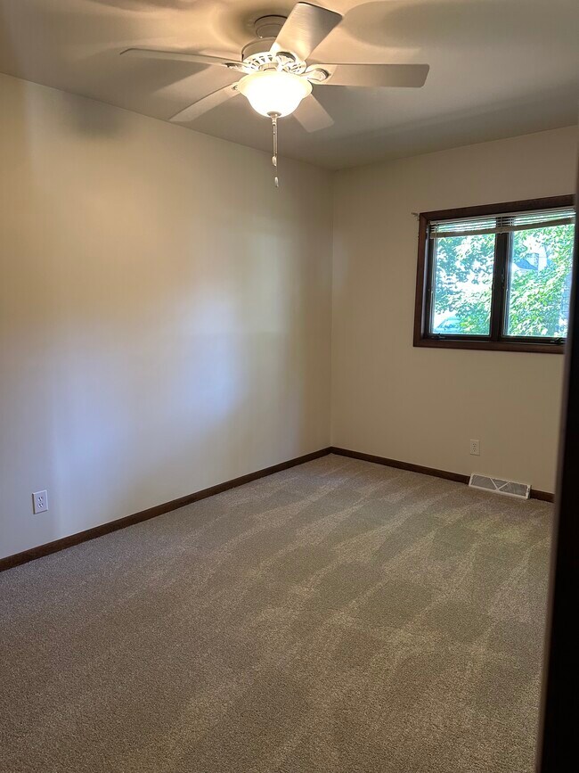 Bedroom2 - 706 Chicago St