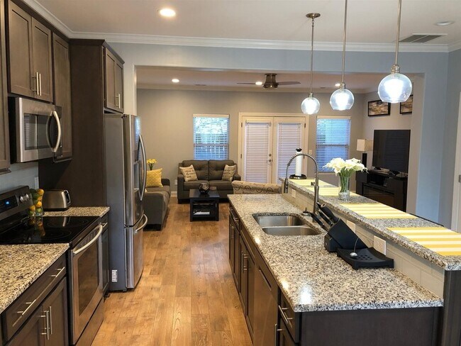 Building Photo - 3107 Blue Sky Dr