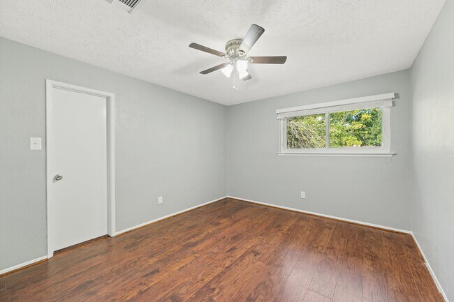 Building Photo - 1363 Westgreen Blvd