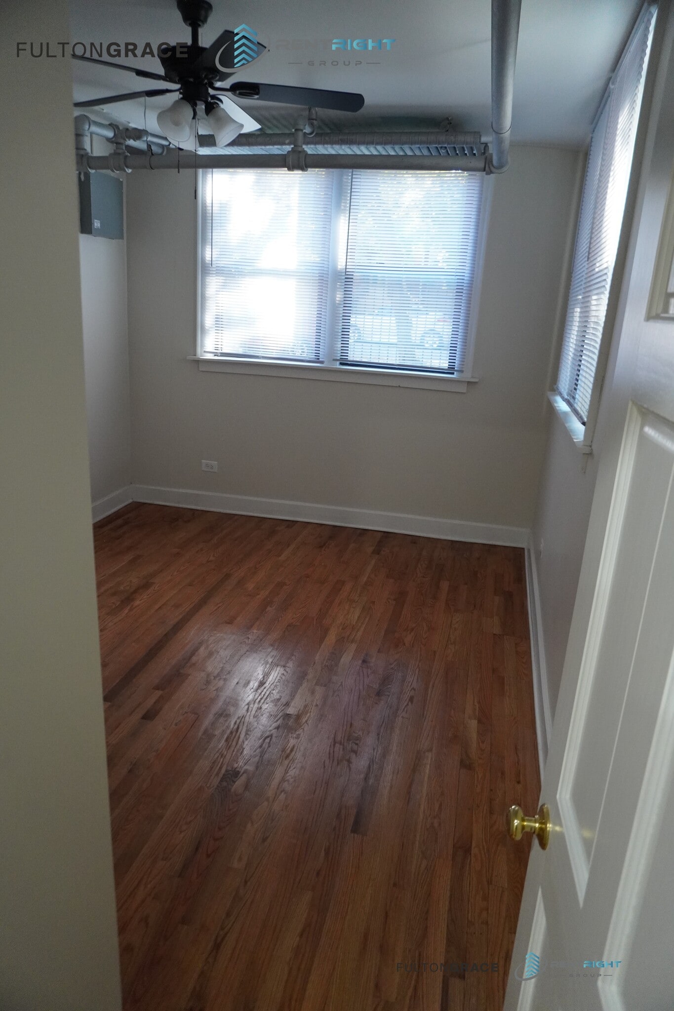 Building Photo - 1700-1710 W Albion