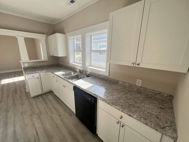 Building Photo - 3 Bed 1 Bath Springfield, MO