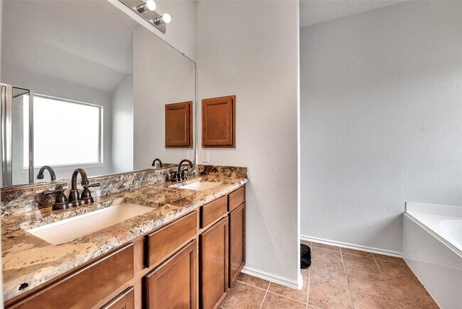 Building Photo - 3037 Boxwood Springs Ln