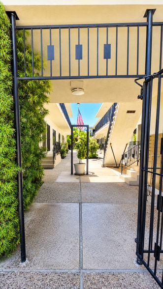 Building Photo - 25937 Viana Ave