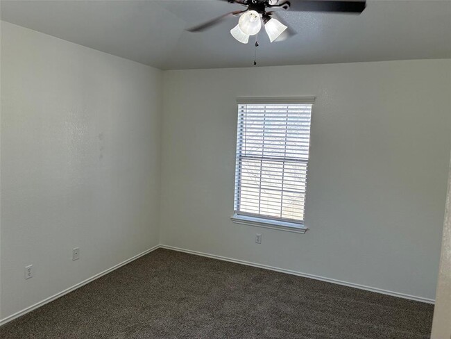 Building Photo - 9201 Brodie Ln