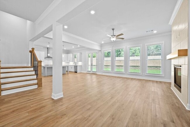 Building Photo - Beautiful 5 bedroom house in Bellmoore Par...