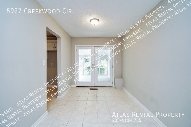 Building Photo - 5927 Creekwood Cir Irondale, AL 35210