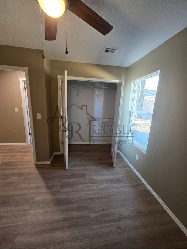 Building Photo - 217 W Forest St