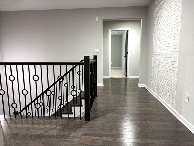 Building Photo - 920 Grove Valley Dr