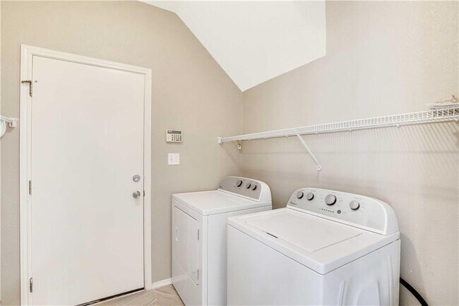 Building Photo - 1102 Deer Horn Cove