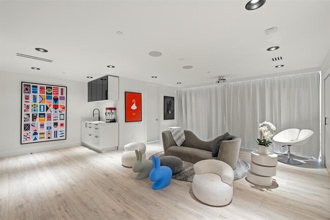 Building Photo - 1501 Ridgecrest Dr