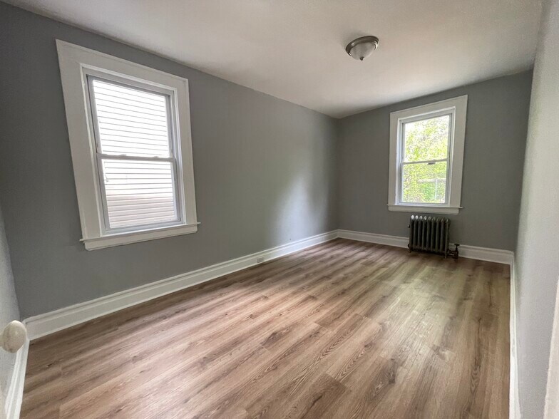 Building Photo - 57 Rose Ter