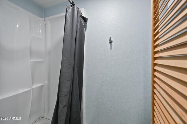 Building Photo - 3025 N 32nd St