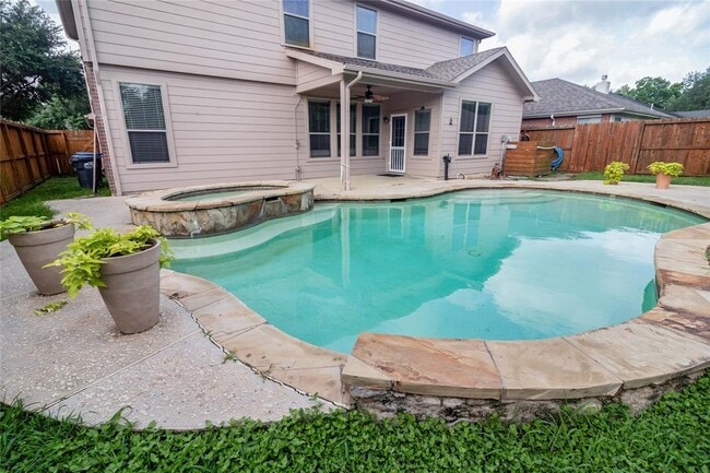 Primary Photo - 21534 Pointed Oak Ln