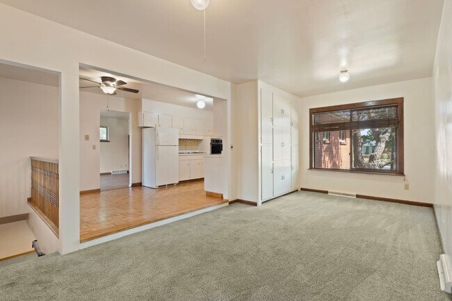 Building Photo - Charming 3BR, 2,200 Sq Ft SFR in Broomfield