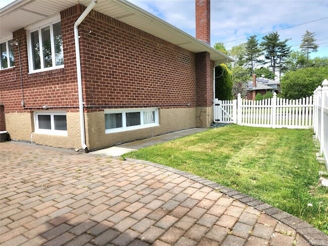Building Photo - 244 Martin Dr
