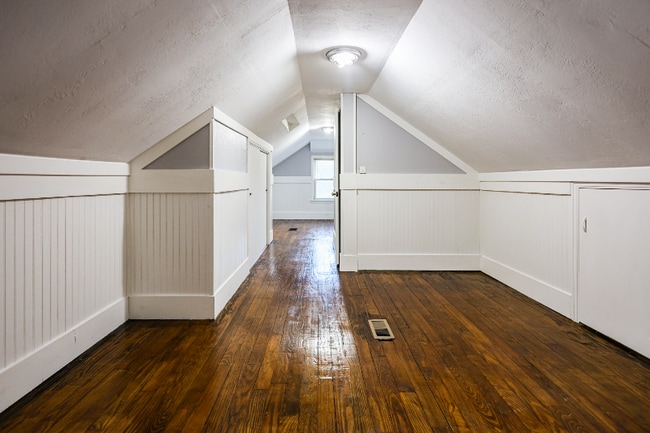 Building Photo - 1130 Ardmore Ave SW