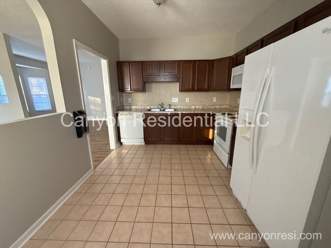 Building Photo - 3816 Goforth Dr