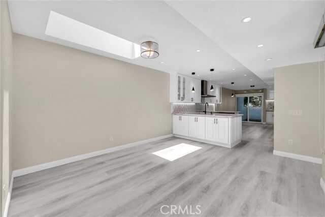 Building Photo - 5 Crest Cir